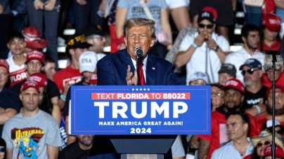 Donald Trump Brags About Crowd Size in Front of Empty Seats