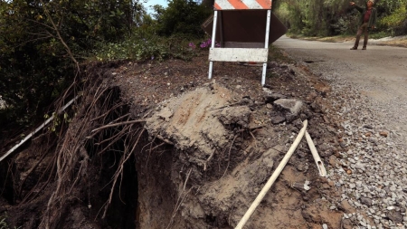 ‘Just too unstable’: Electricity to be cut to 140 homes facing Rancho Palos Verdes landslide