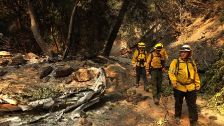 Firefighters make progress on Southern California wildfires