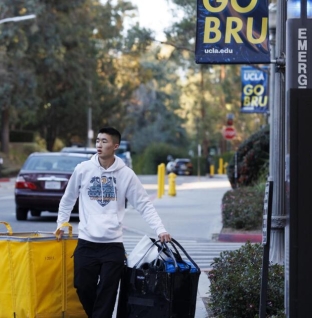 Students flee UCLA campus next to Palisades fire evacuation zone