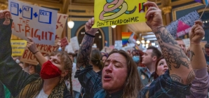 Iowa Lawmakers Pass Bill to Eliminate Transgender Civil Rights Protections