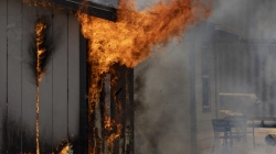 In a test, one home burns, the other is unscathed. A lesson for fire-proofing L.A.?